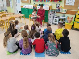 Rok szkolny 2025-2026 - 081 - Mamo Tato poczytaj